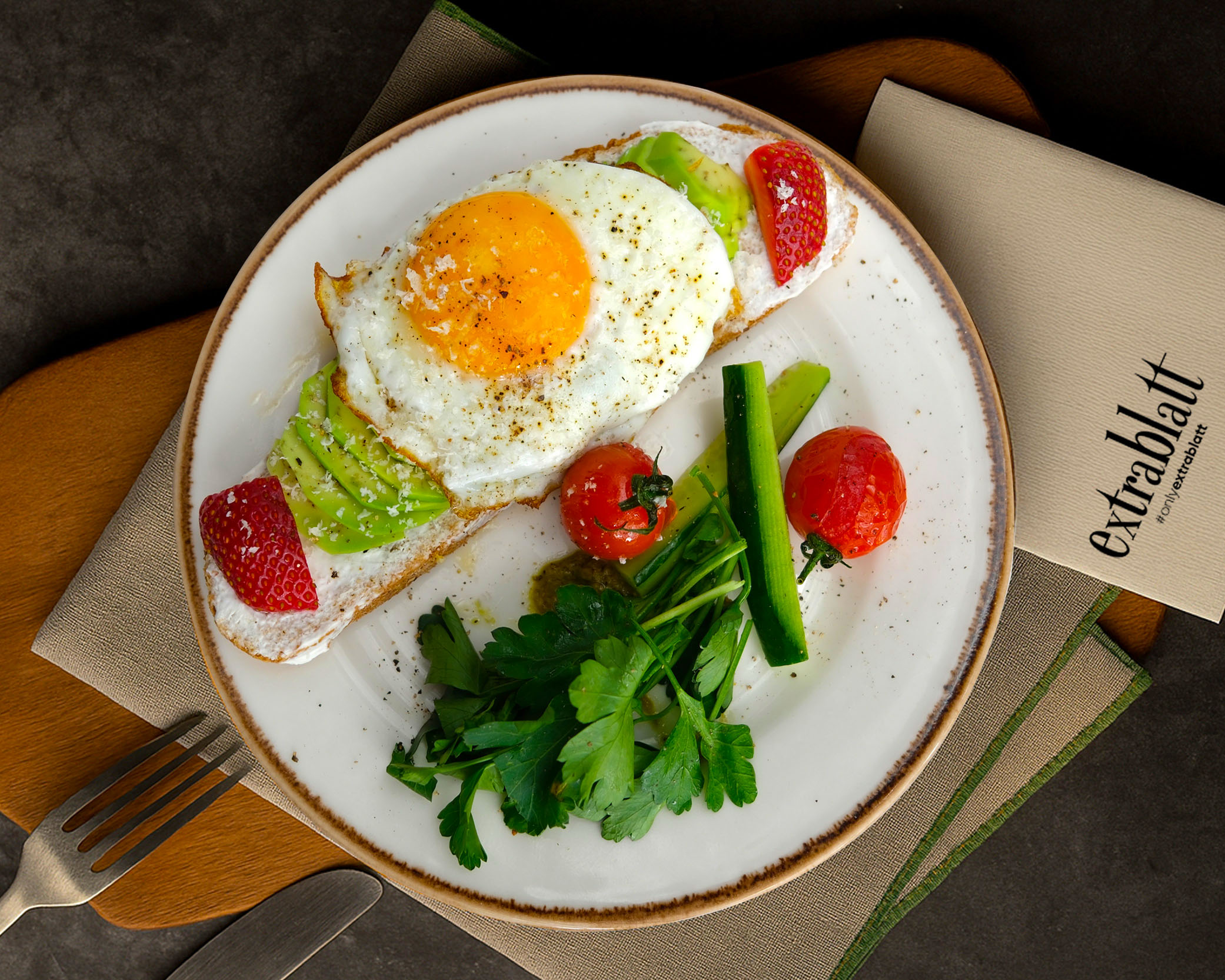 GÖZ YUMURTALI EKŞİ MAYALI EKMEK